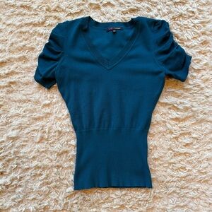 Short sleeve sweater juniors size large